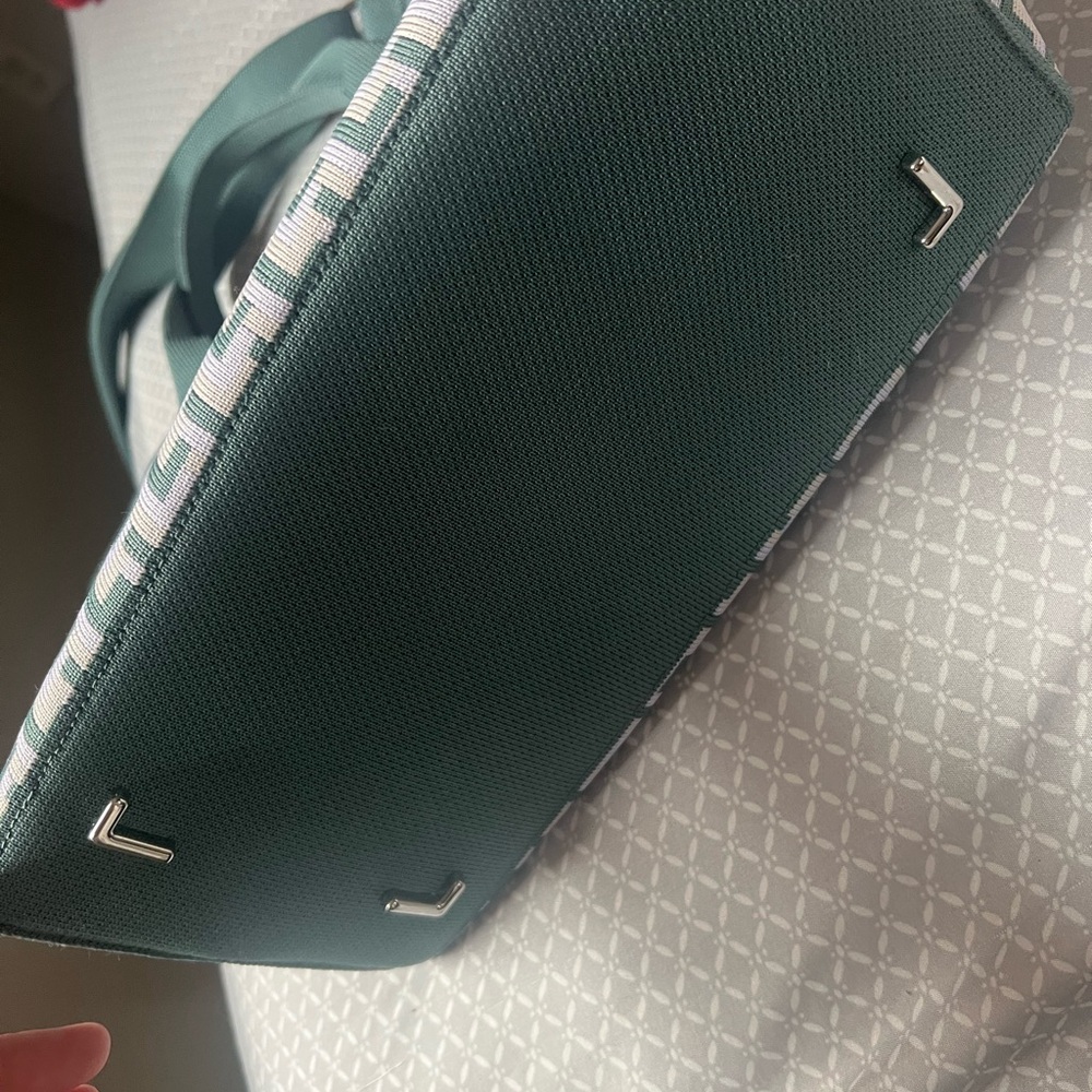 lululemon athletica Green and White Tote Bag - Picture 5 of 9